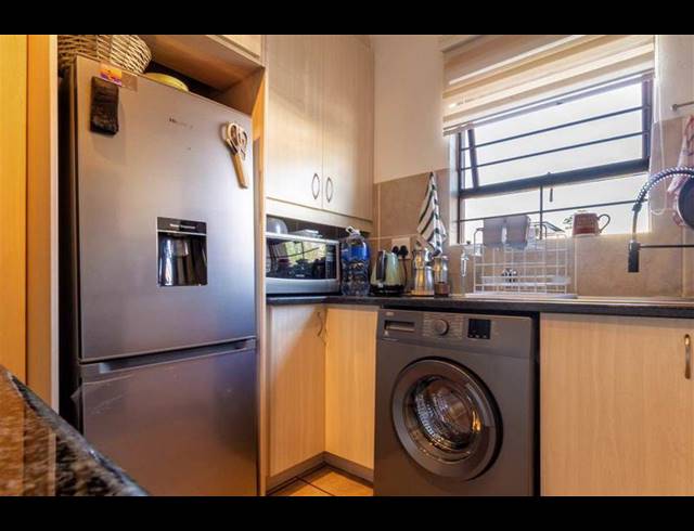 2 BEDROOM APARTMENT FOR SALE IN ROOSEVELT PARK